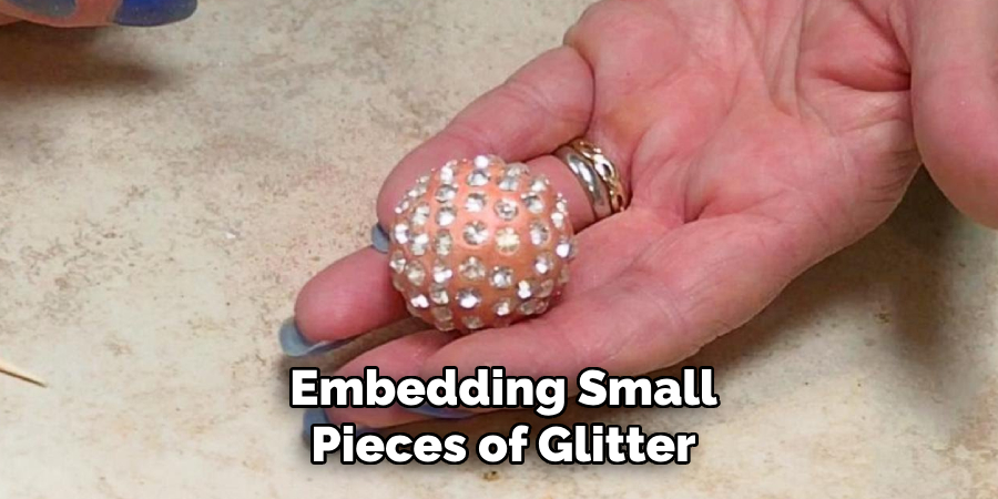 Embedding Small Pieces of Glitter
