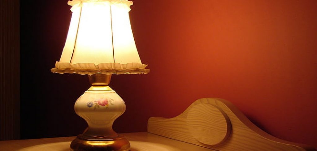 How to Paint a Ceramic Lamp
