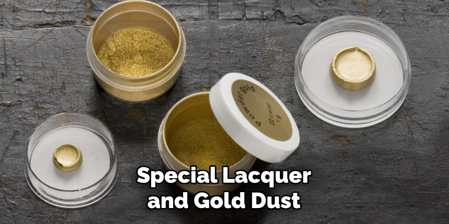 Special Lacquer and Gold Dust