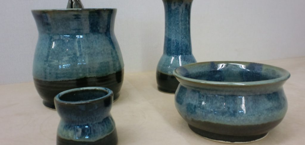 How to Use Indigo Dye on Pottery