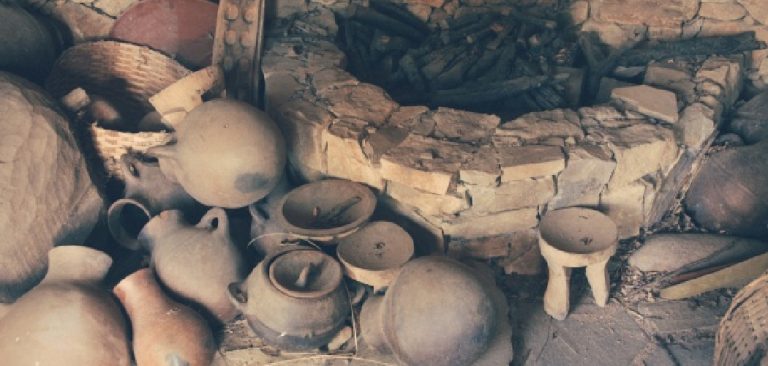 How to Pit Fire Pottery | 7 Easy Guides (2025)